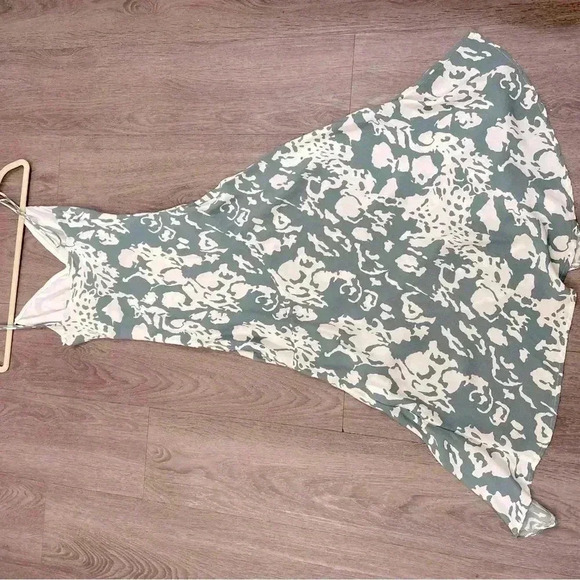 Selfie Leslie DOWNTOWN CAMI STRAP FRONT SPLIT MIDI DRESS STENCIL PRINT - Picture 8 of 12